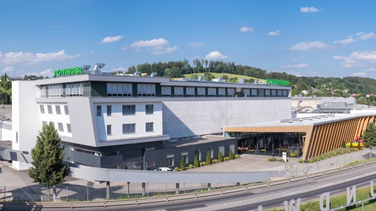 poettinger_werksbild_hq_