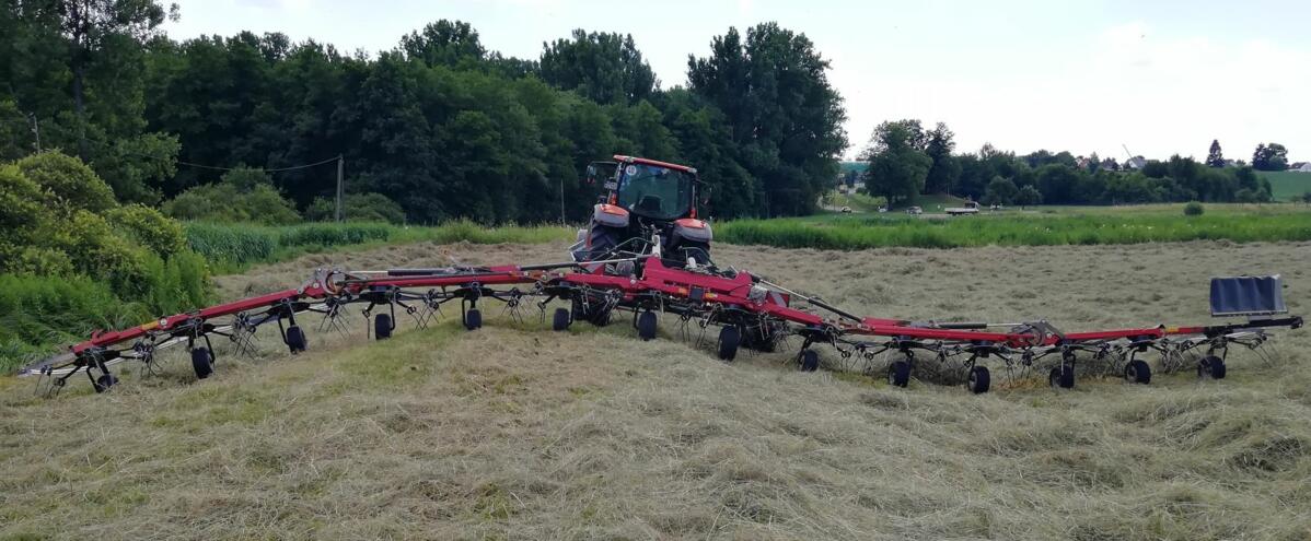 Vicon Fanex 1564C - nouvelle faneuse pour hautes exigences