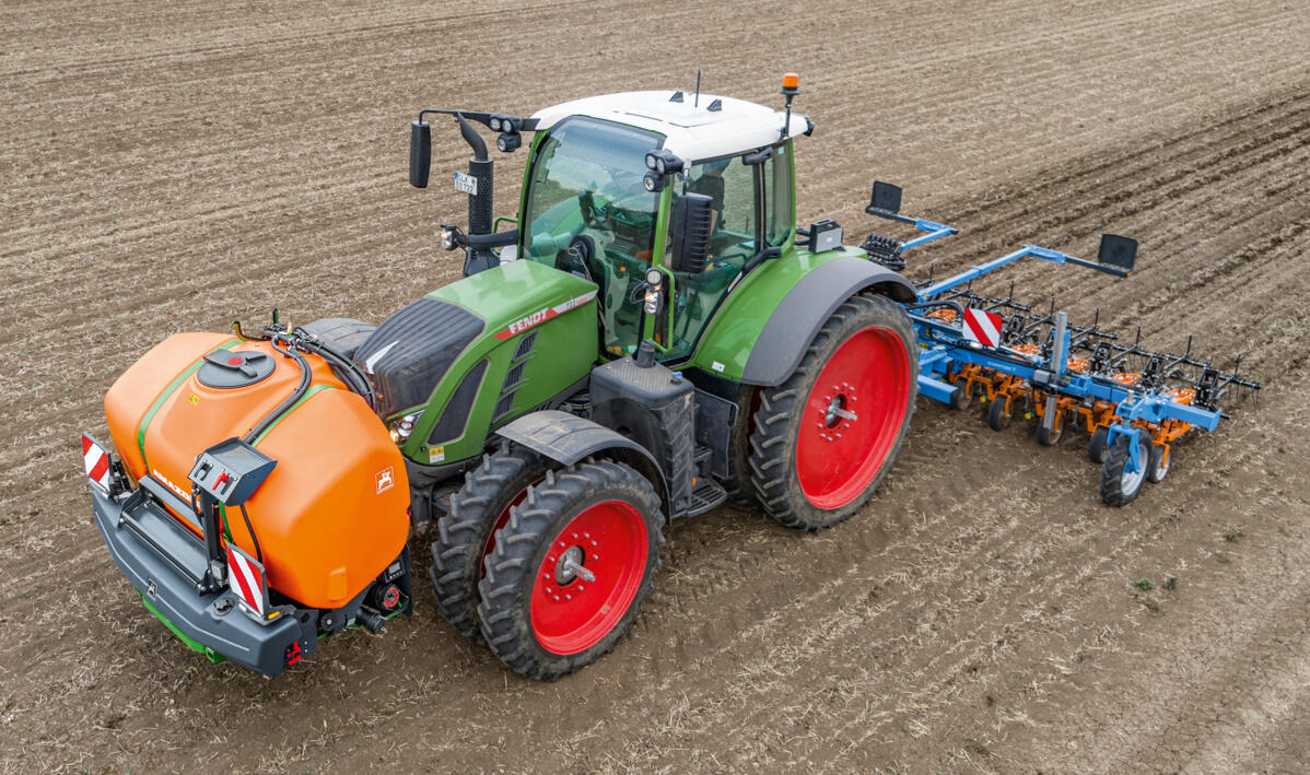 Mechanische Unkrautbekämpfung von Amazone und Schmotzer