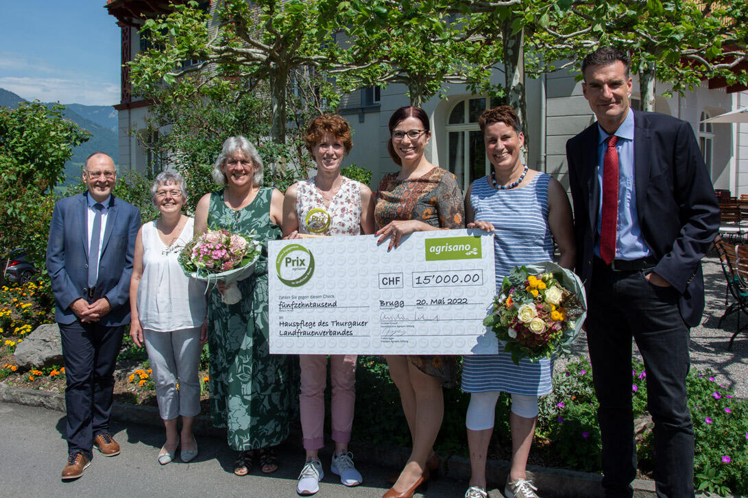 De gauche: Francis Egger, président de la Fondation Agrisano; Christine Bühler, présidente du jury; Erika Spring, Regula Böhi, Sandra Stadler et Liselot...