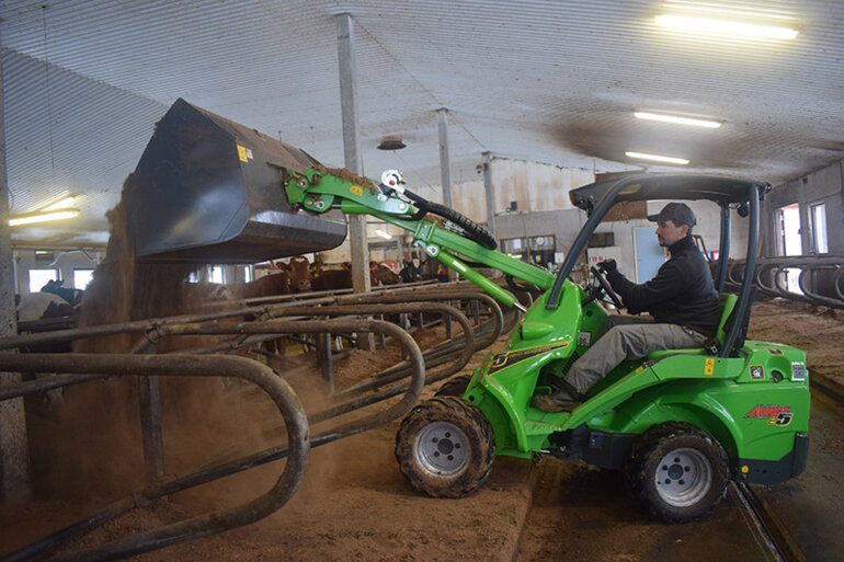 RES_0623_Hoflader_Avant.