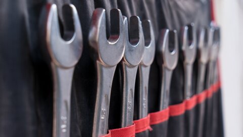 screw-wrench-4463538