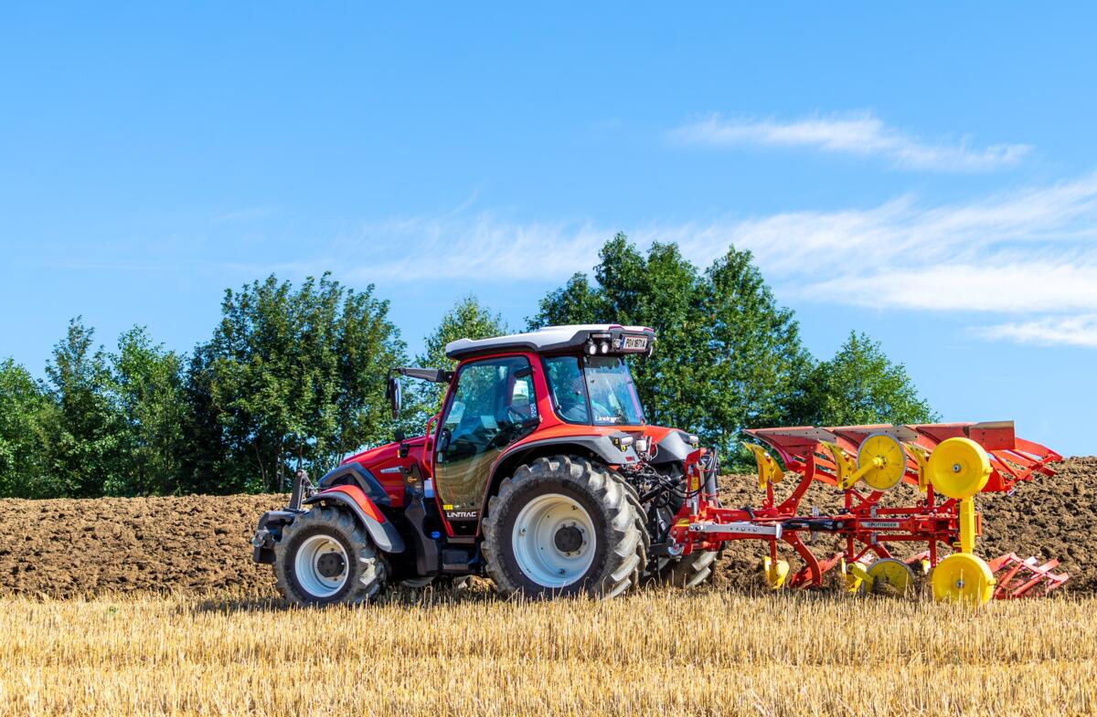 Nouvelle charrue réversible compacte portée Servo 2000