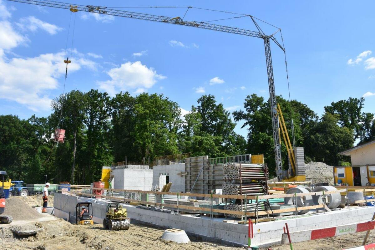 Aktuell ist der Neubau des Bürogebäudes der Suisag in Sempach noch in vollem Gange. 