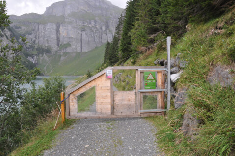 Tor im Berg mit HSH-Markierungstafel_Quelle BUL