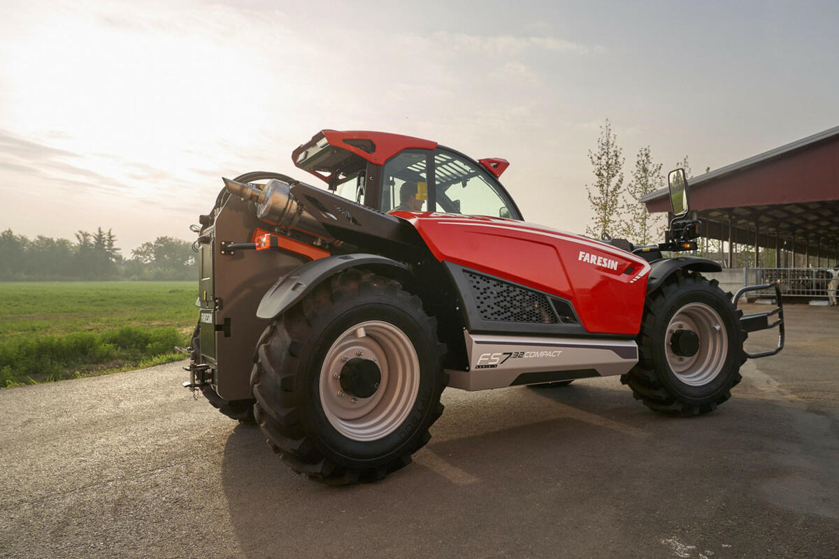 FS 7.32 Compact, nouvelle génération de télescopique Faresin