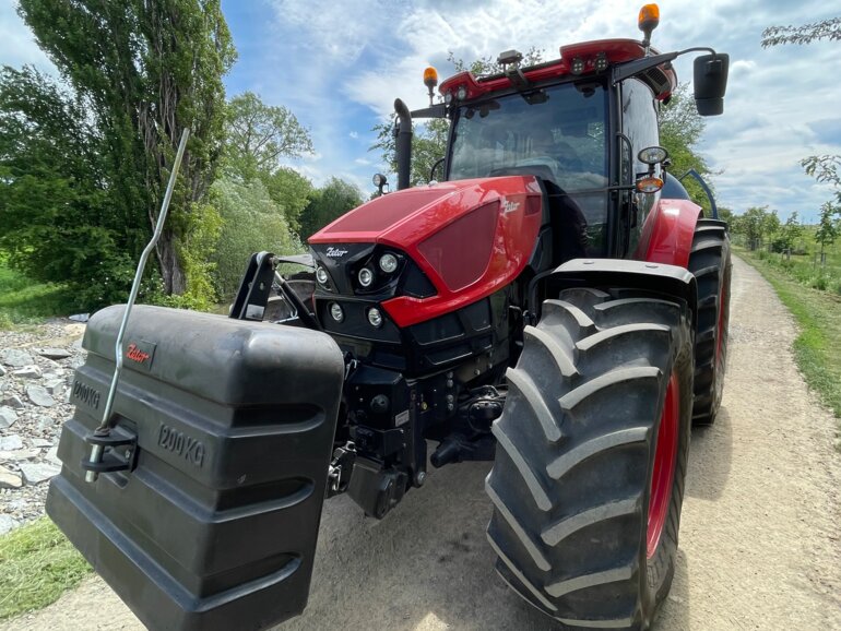 ZETOR_Series 6_a_