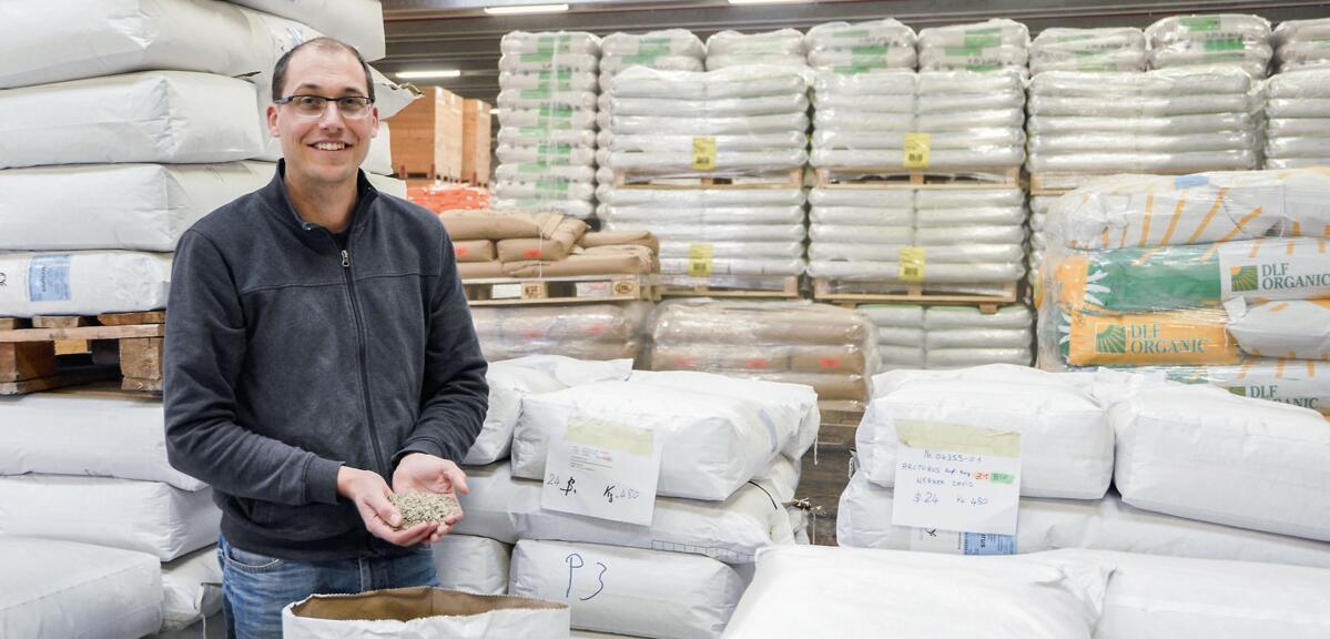 Das Saatgut von David Werner wird bei UFA-Samen im Sämereienzentrum Niderfeld gereinigt und abgepackt. 