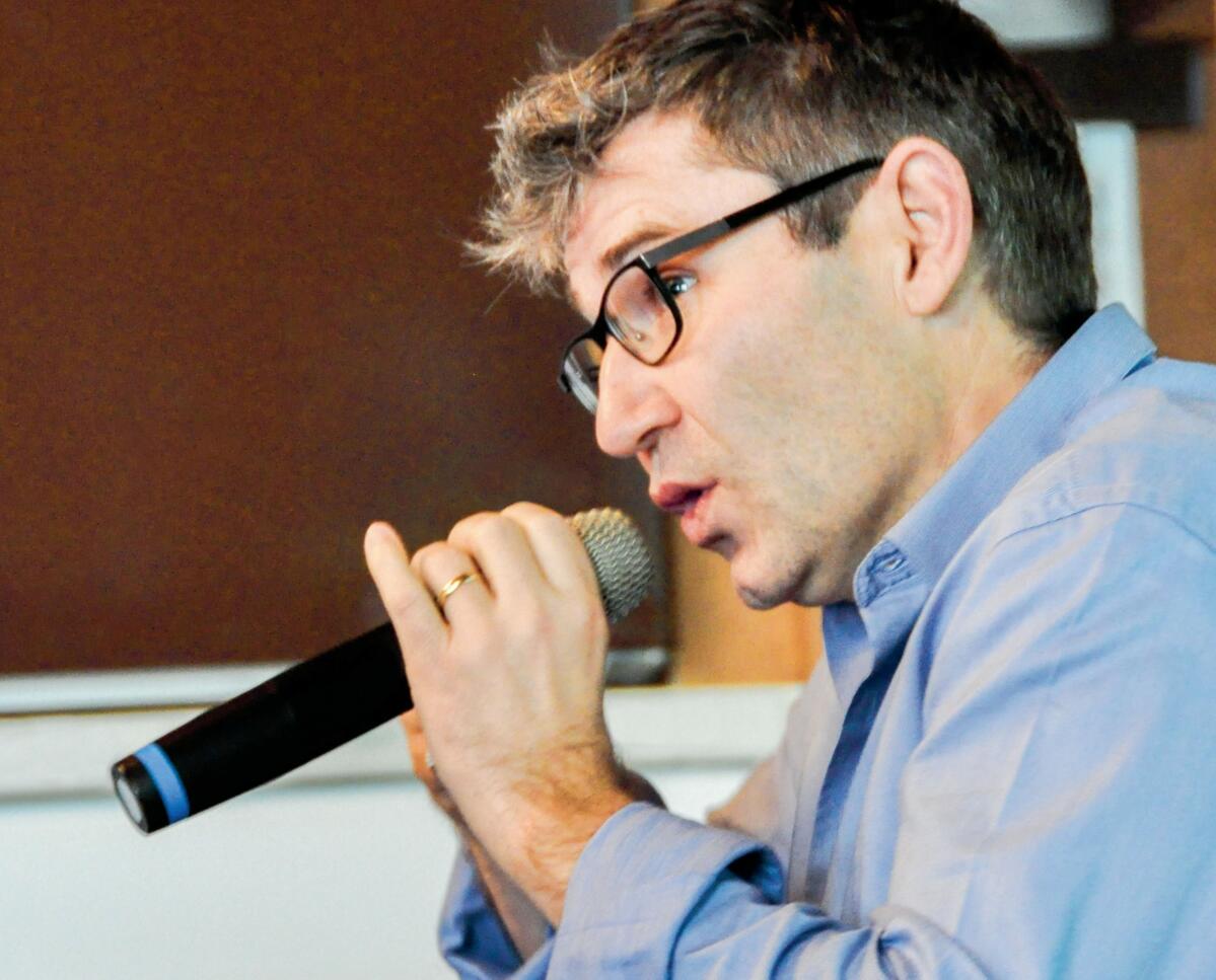 Der Kuhsignale-Trainer Christian Manser gab am Anlass der LANDI Thun Tipps zur wirkungsvollen Anpassung von Haltung und Betreuung an die Bedürfnisse der...