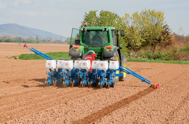 Maissämaschine für Doppelreihensaat der Marke Monosem. 