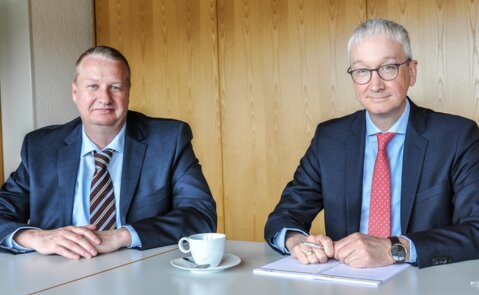 Die Gebrüder Markus (l.) und Thomas (r.) Förster leiten das Familienunternehmen in Engen, Deutschland.