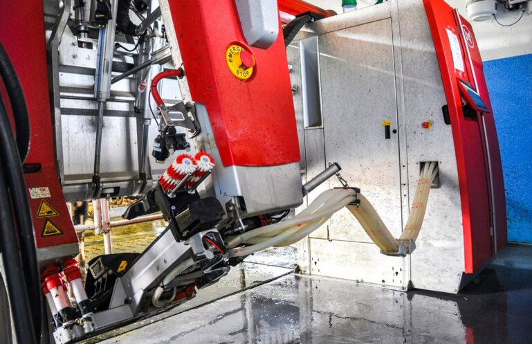 Le bras hybride assure une traite en douceur et permet des économies d’énergie en recourant à la fois à des vérins électriques et pneumatiques.