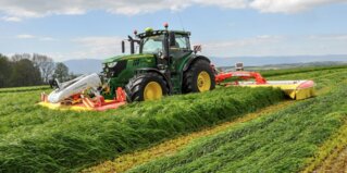 L’entrepreneur en travaux agricoles a choisi une faucheuse sans conditionneur