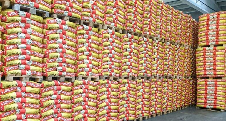 Des sacs contenant davantage de semences en raison de la sécheresse