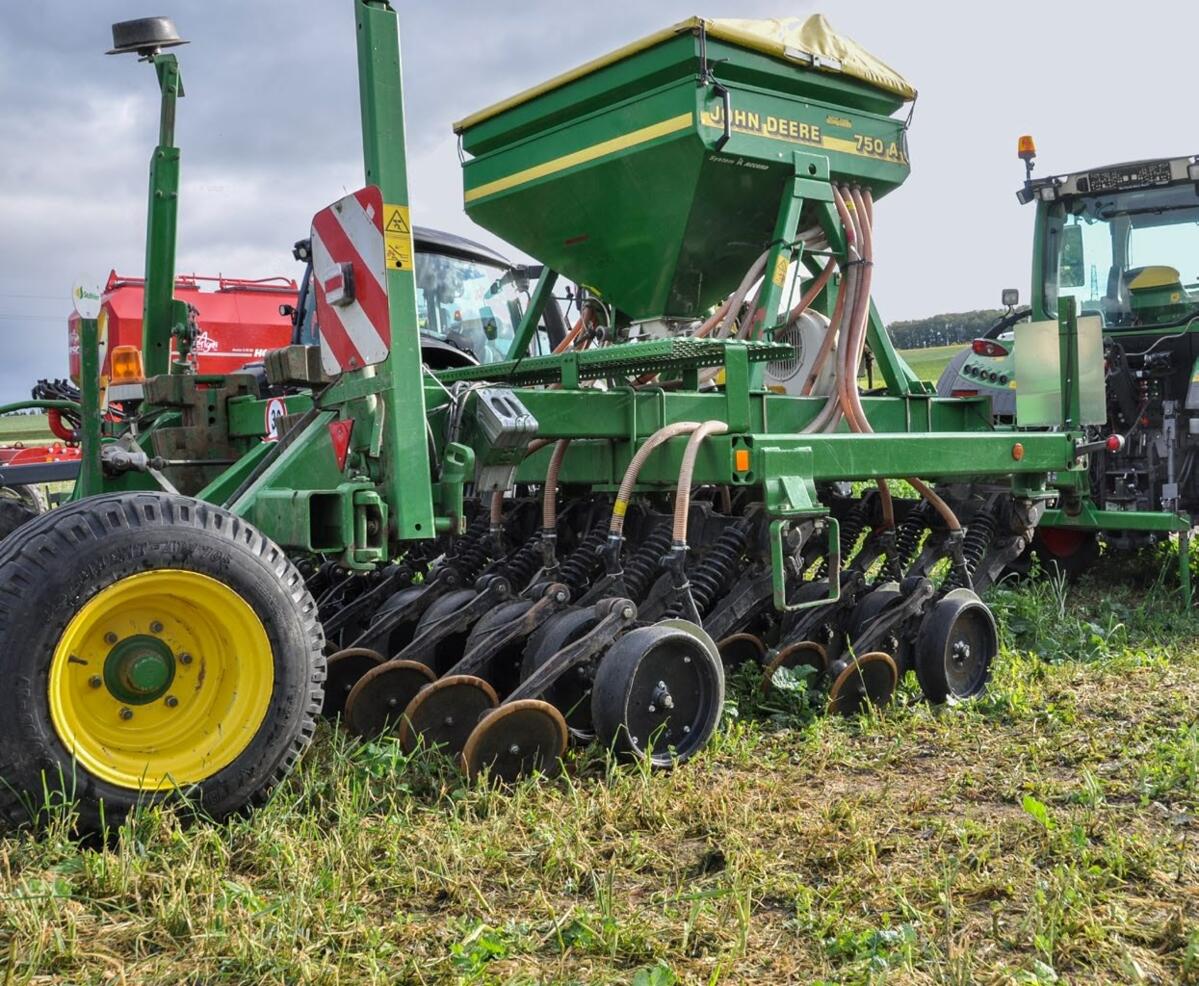Die Schneidscheibe der Sämaschine 750 hat einen Anstellwinkel von sieben Grad