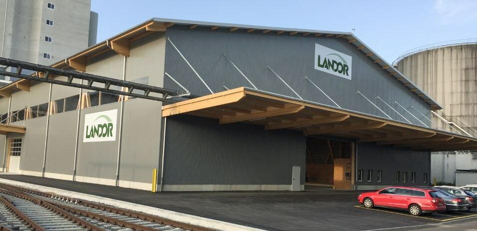 Im Aufhafen von Muttenz BL erstellte die fenaco 2019 eine neueHalle für Dünger.