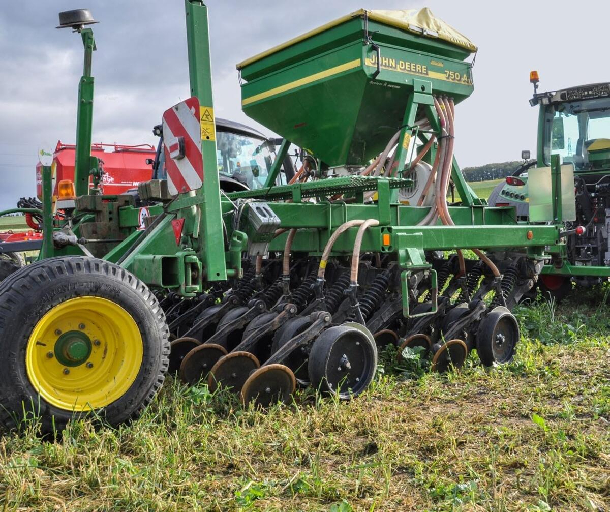 Le disque ouvreur du semoir 750 A est incliné de 7 degrés