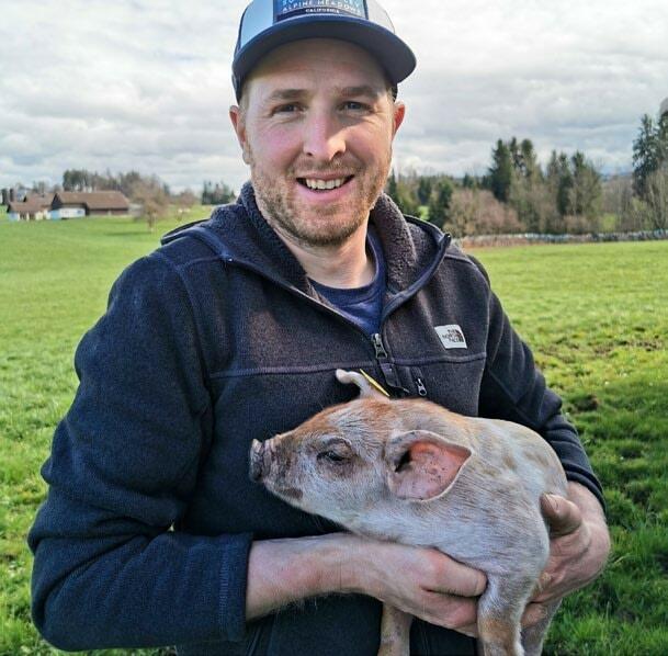 Maître-agriculteur, Roger Hämmerli a suivi une formation continue de chef d’exploitation. Il souhaite exercer une activité annexe grâce à ses études d’a...