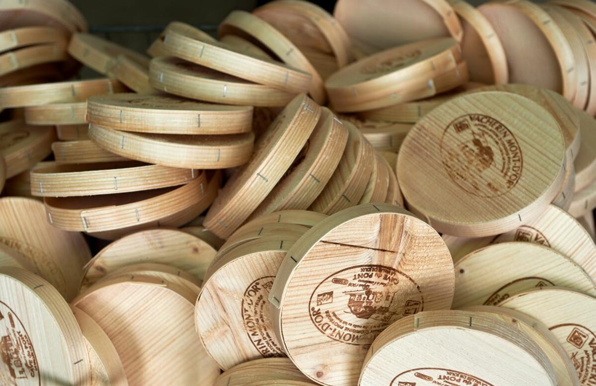 Pascal Rachet peut désormais produire plus de 800 000 emballages pour le Vacherin Mont-d’Or AOP dans son atelier du Brassus