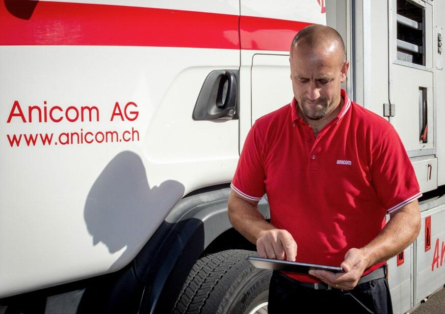 Chauffeure haben auf dem Tablet die App eTransit trucker, mit welchem sie die QR-Codes auf den Betrieben abscannen und schliesslich im Schlachthof weite...