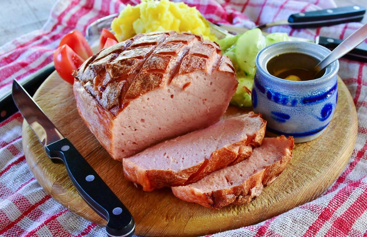 Die Bewirtung von Gästen stellt ein ernstzunehmendes Haftungsrisiko dar. Angebotene Speisen fallen immer unter die Produktehaftpflicht des Gastwirtes. 