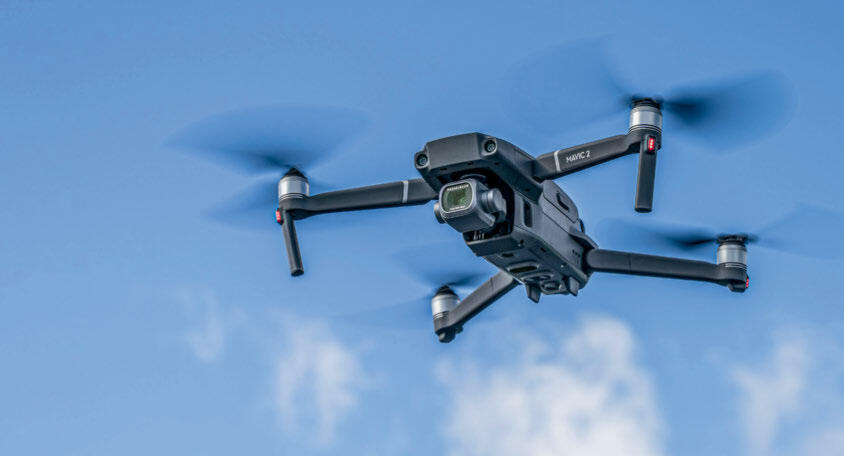 Des modèles des types Phantom 4 et Mavic coûtant entre 1000 et 2000 francs comme ce Mavic 2 pro du fabricant chinois DJI con viennent bien pour effectue...