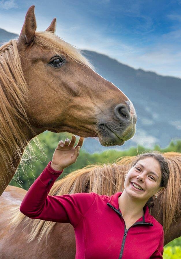 Actuellement, les études et le quotidien professionnel remplissent bien la vie de la jeune agricultrice. Dans le cadre de son travail, Sabrina Dürr se c...