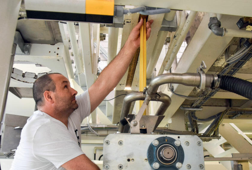 Davide Fisler legt bei der Produktion selbst Hand an.