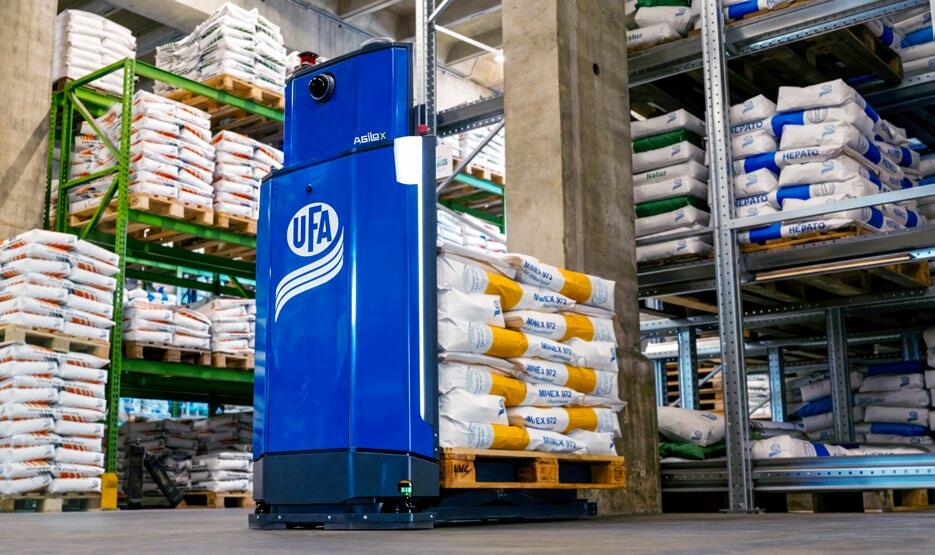 Das Agilox-System bringt Paletten vollautomatisch von der Produktion ins Hochregallager.