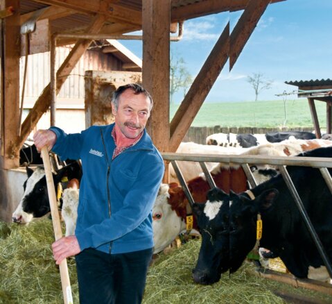 Benno Schildknecht produziert in Hagenwil bei Amriswil in einer Betriebsgemeinschaft Milch unter dem Label Suisse Garantie.