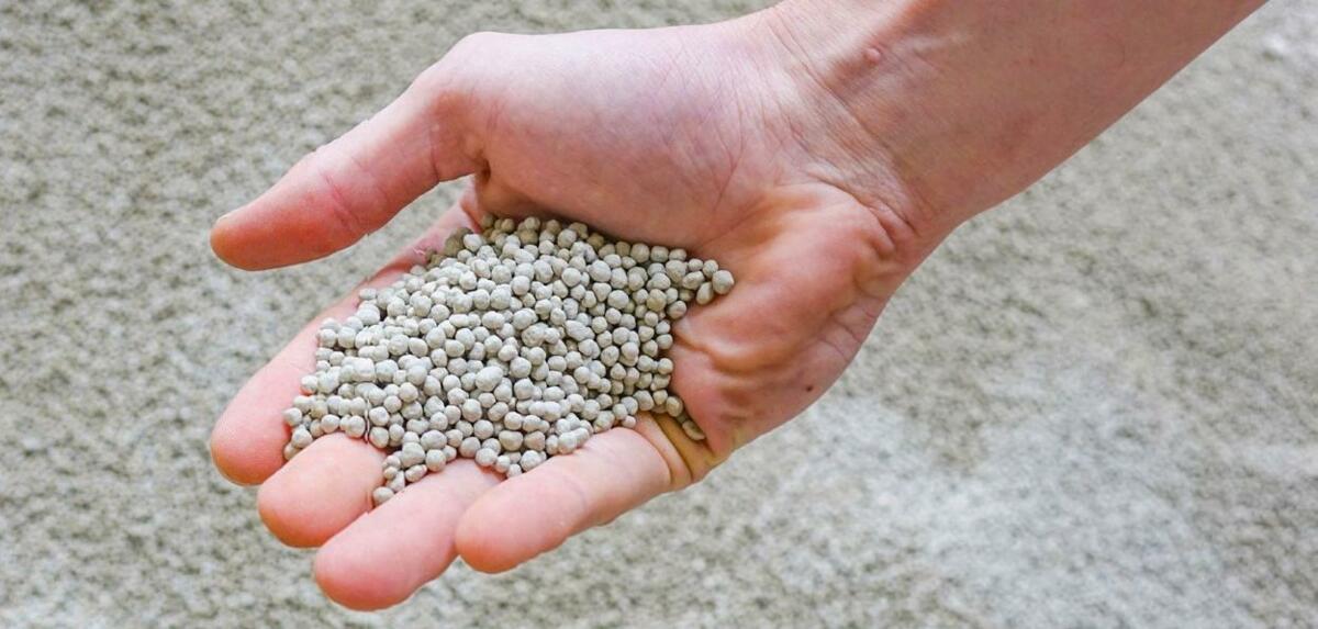 Ammonsalpeter enthalten die beiden Stickstoffformen Ammonium und Nitrat.