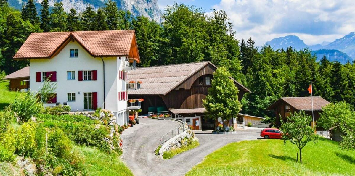 Bauernhaus mit Stall