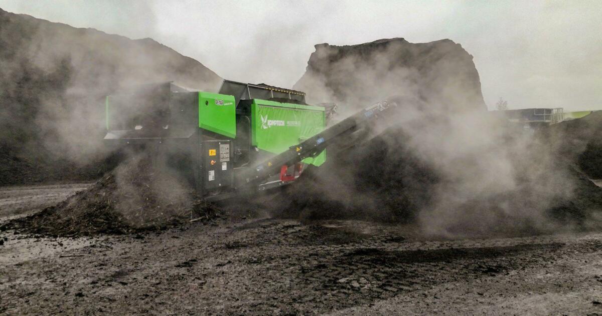 Im Inneren der Kompostmieten herrschen hohe Temperaturen von bis zu 90 Grad vor.