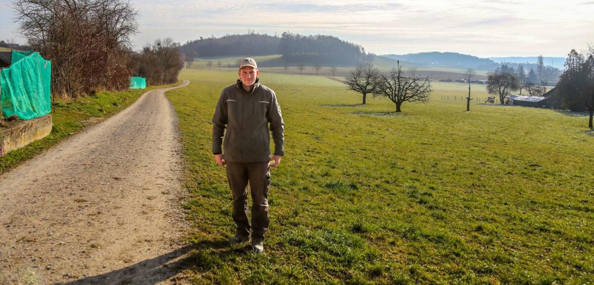 Auf den ersten Blick ist Simon Briner ein ganz normaler Bio-Landwirt. Sein Betriebskonzept ist ein Füllhorn aus dem, was er während seiner wissenschaftl...