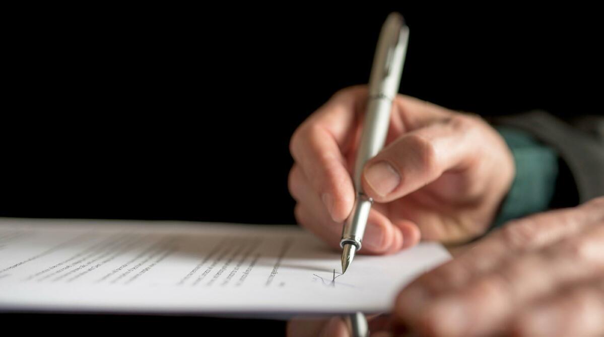 Wer in Frieden seinen letzten Weg antreten will, sollte bereits verfasste Testamente auf ihre Klarheit überprüfen. Wenn es um die Begünstigung von einze...