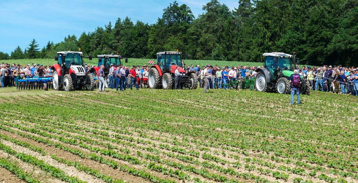 Elles attirent toujours les foules : les démonstrations de machines lors des journées suisses des grandes cultures bio. Ici lors d’une édition précédent...