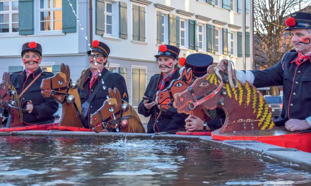 Die «Botzerössli» eröffnen immer am Vorabend des Schmutzigen Donnerstags die Fasnacht.