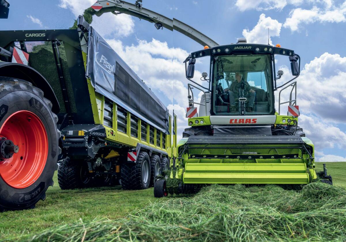 Les ensileuses automotrices sont très performantes pour la récolte d’ensilage d’herbe et de maïs.